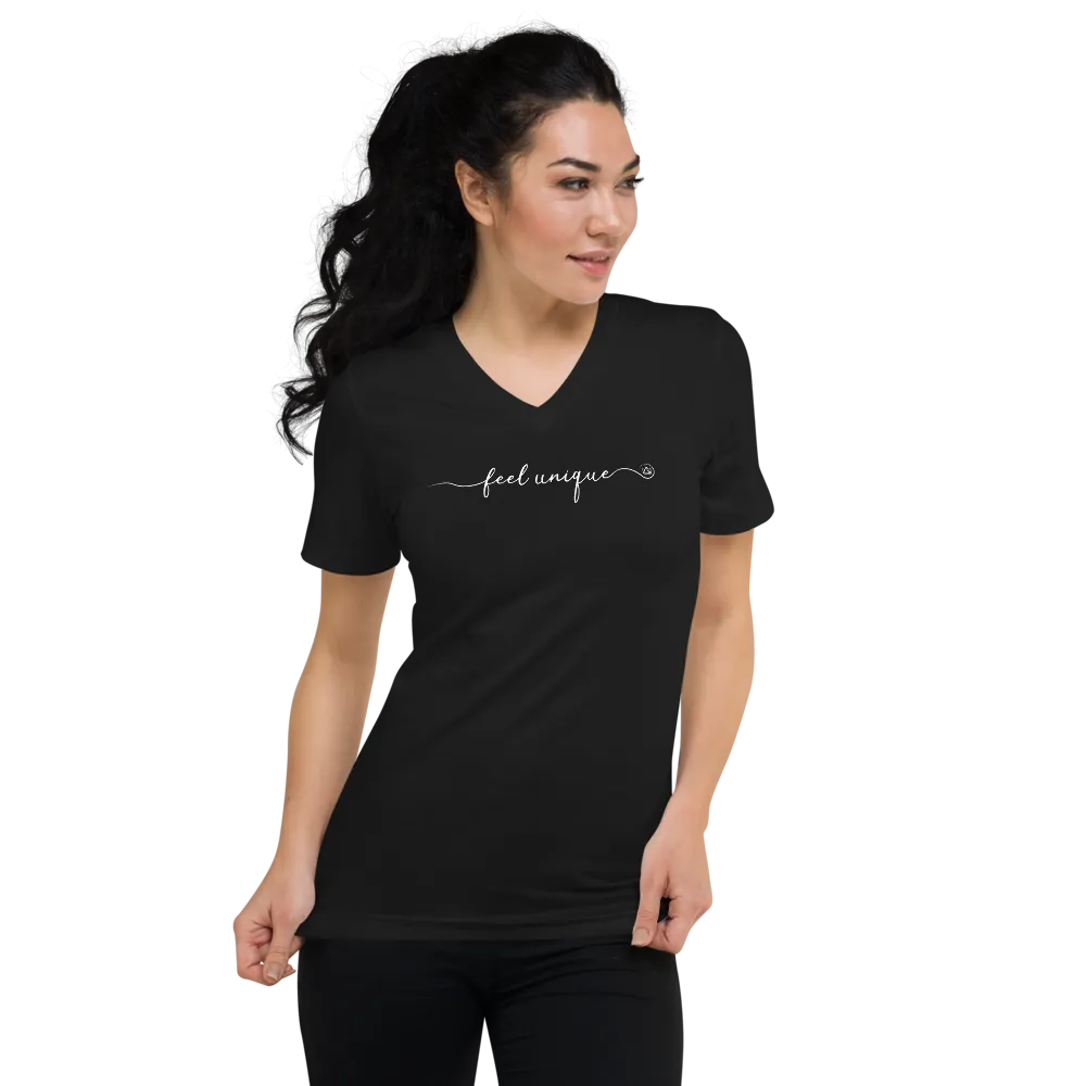Feel Unique Short V-Neck T-Shirt Black