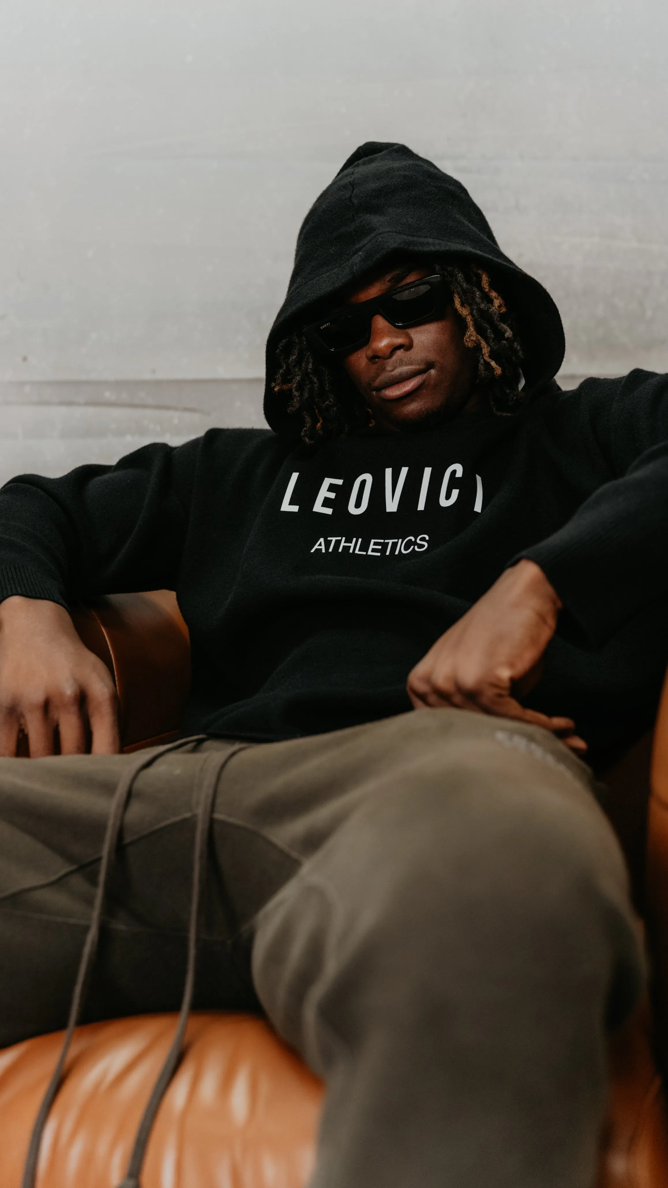 Hooded Sweater - Black