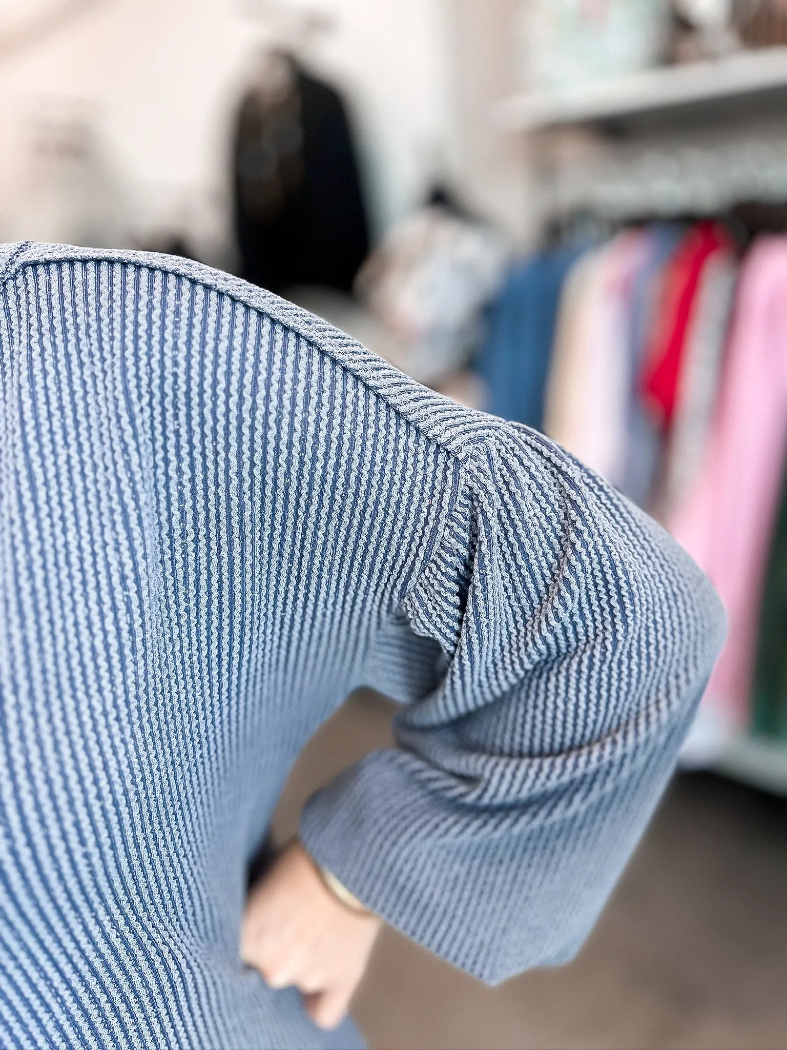 Relaxed and Ribbed V Neck Pullover