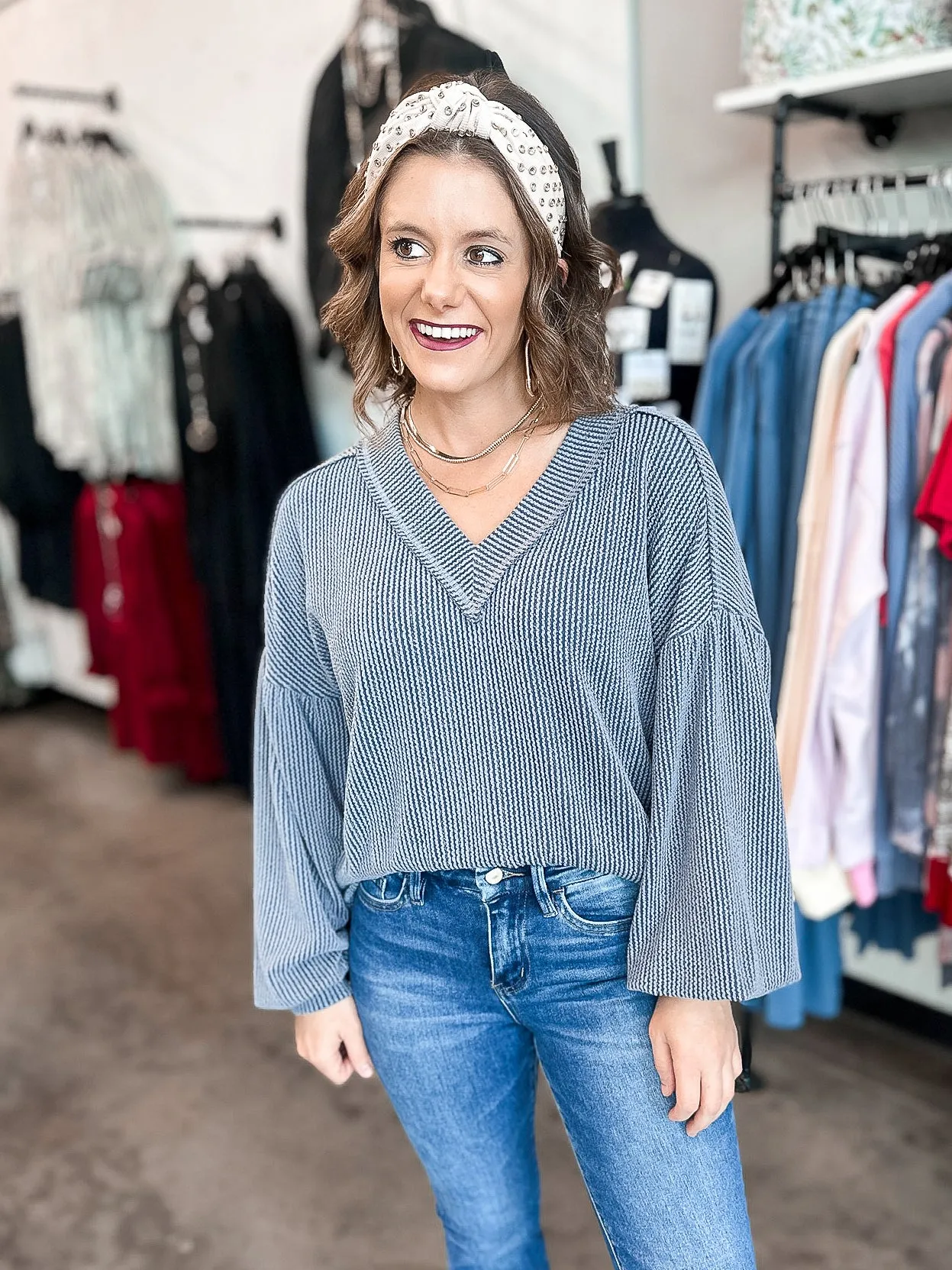 Relaxed and Ribbed V Neck Pullover