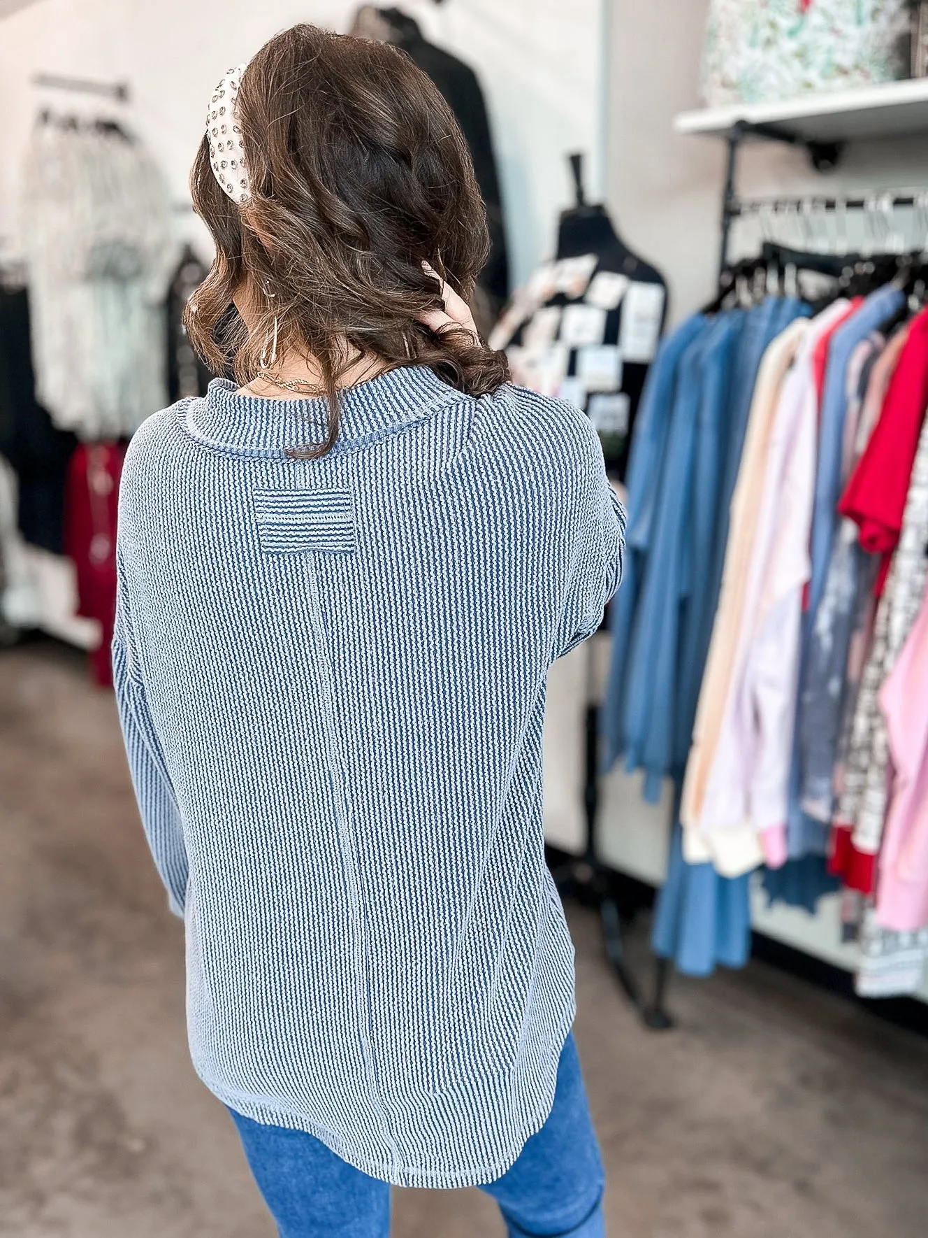 Relaxed and Ribbed V Neck Pullover