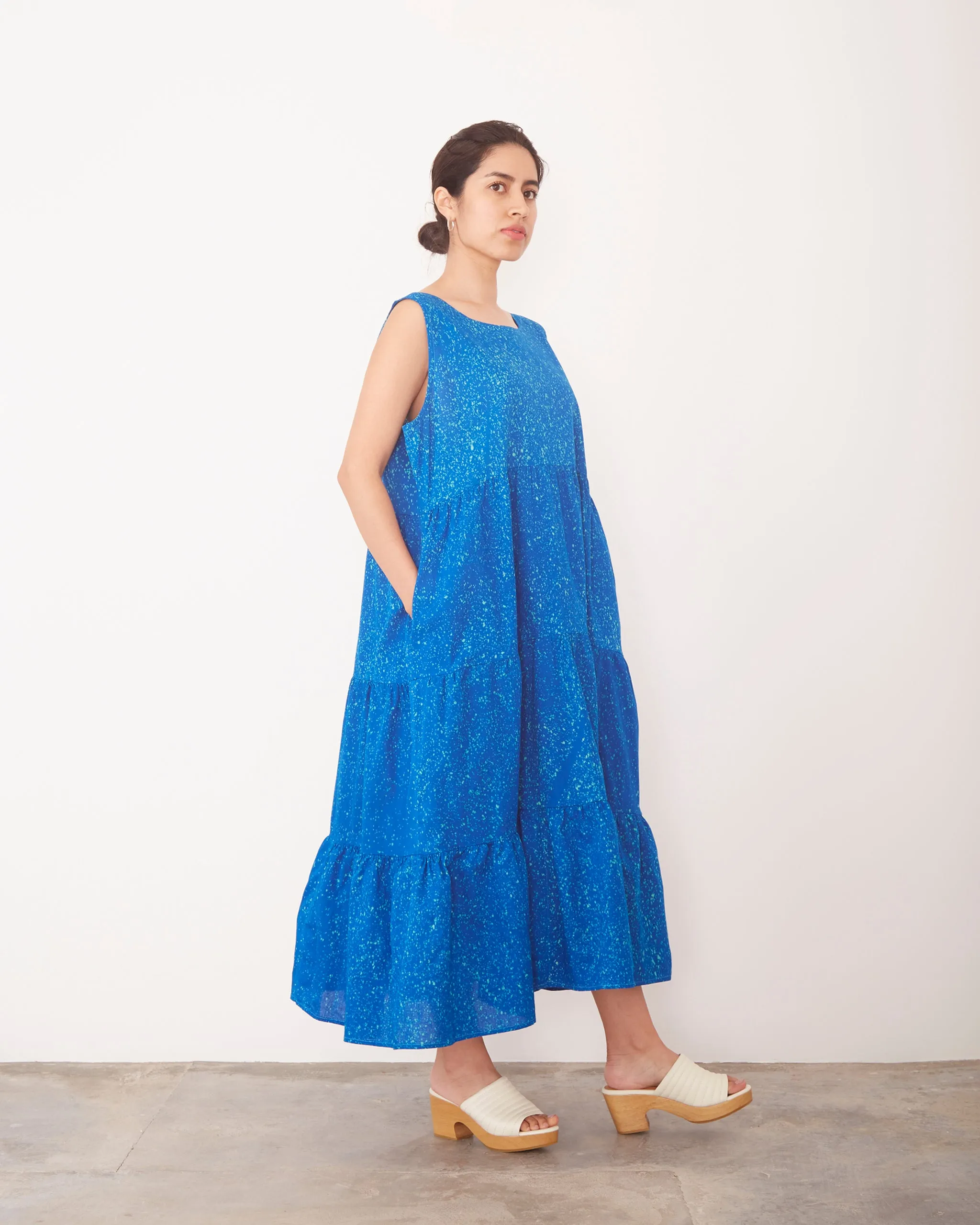 Tiered Sleeveless Sula Dress in Blue Speckle