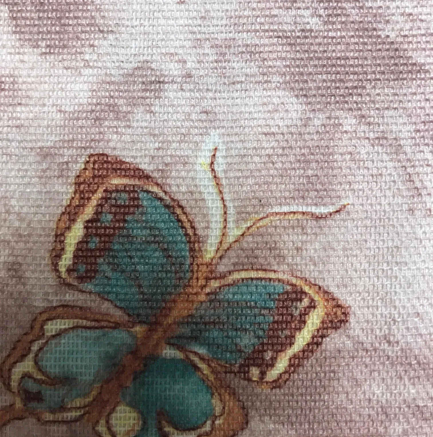 V NECK SPAGHETTI STRAP TOP BUNNY/BUTTERFLIES