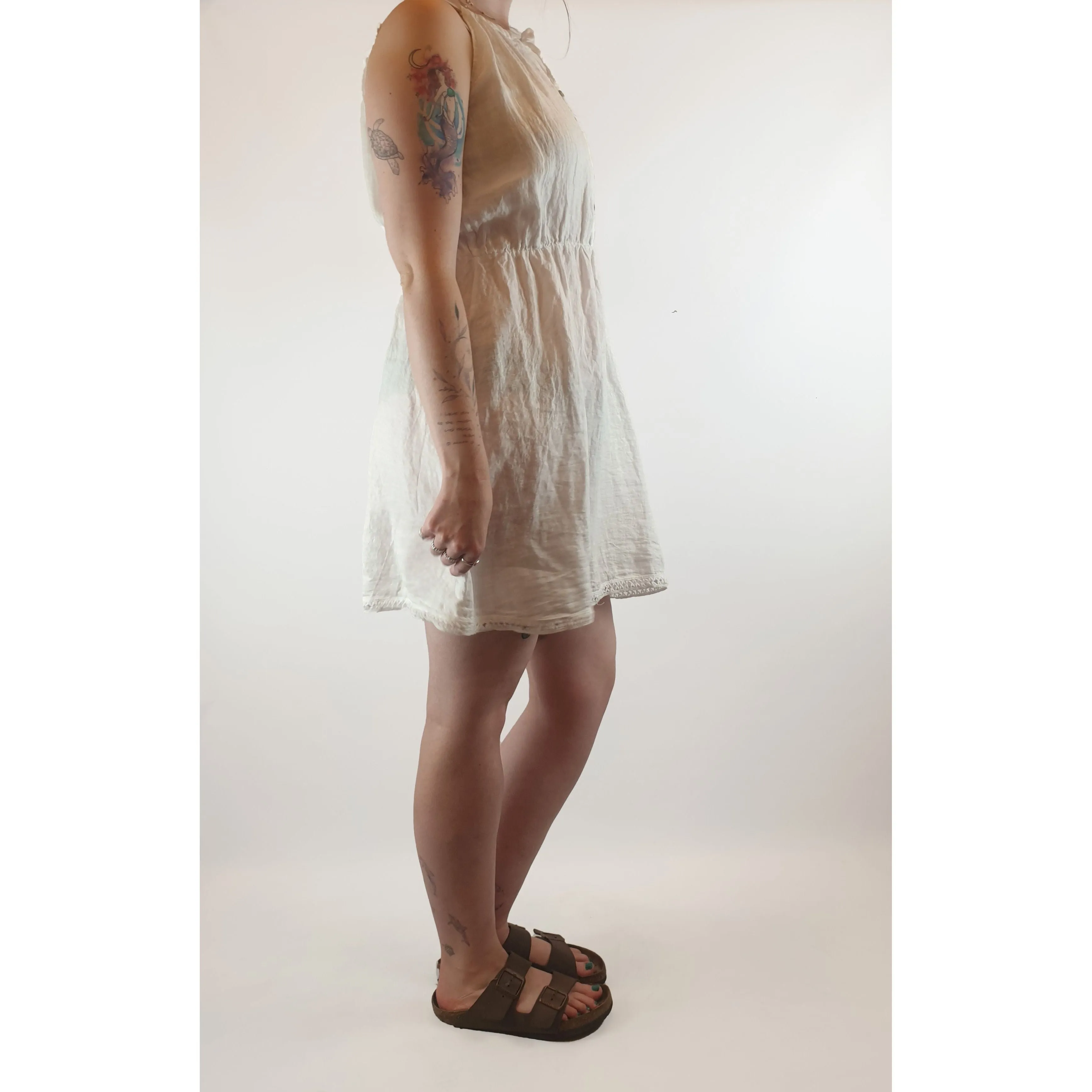 Valentina Naldi white 100% linen spagetti strap dress size L (best fits size 12-14)