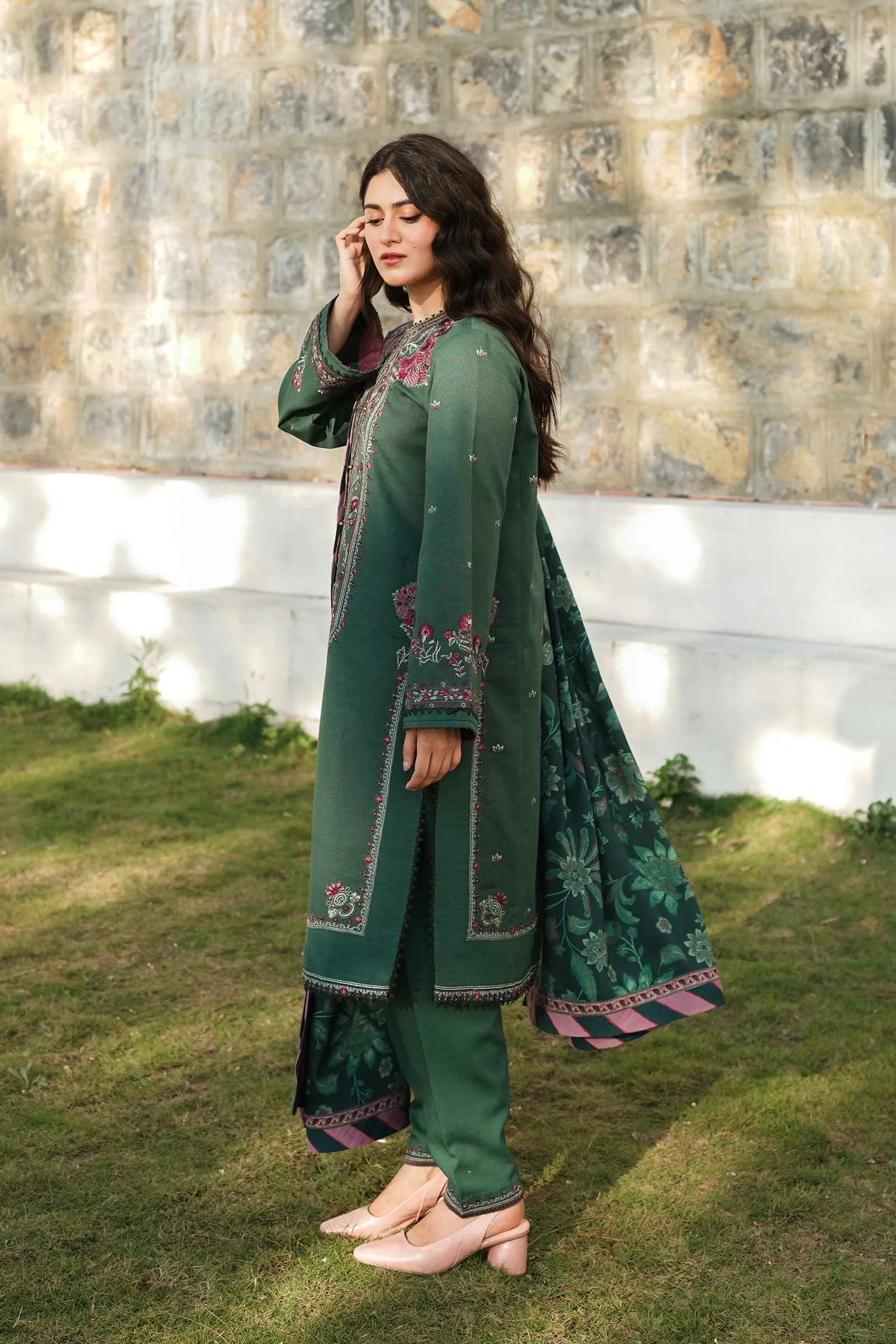 ZW22-1A | Zara Shahjahan Coco Winter Collection 2022 | Unstitched Embroidered Khaddar Linen  Suits